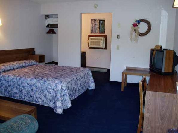 Tall Pines Motel Lake George